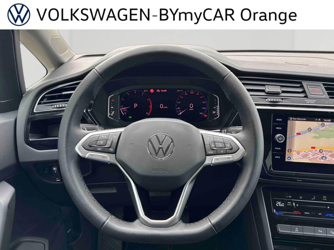 Volkswagen Touran - Photo 11