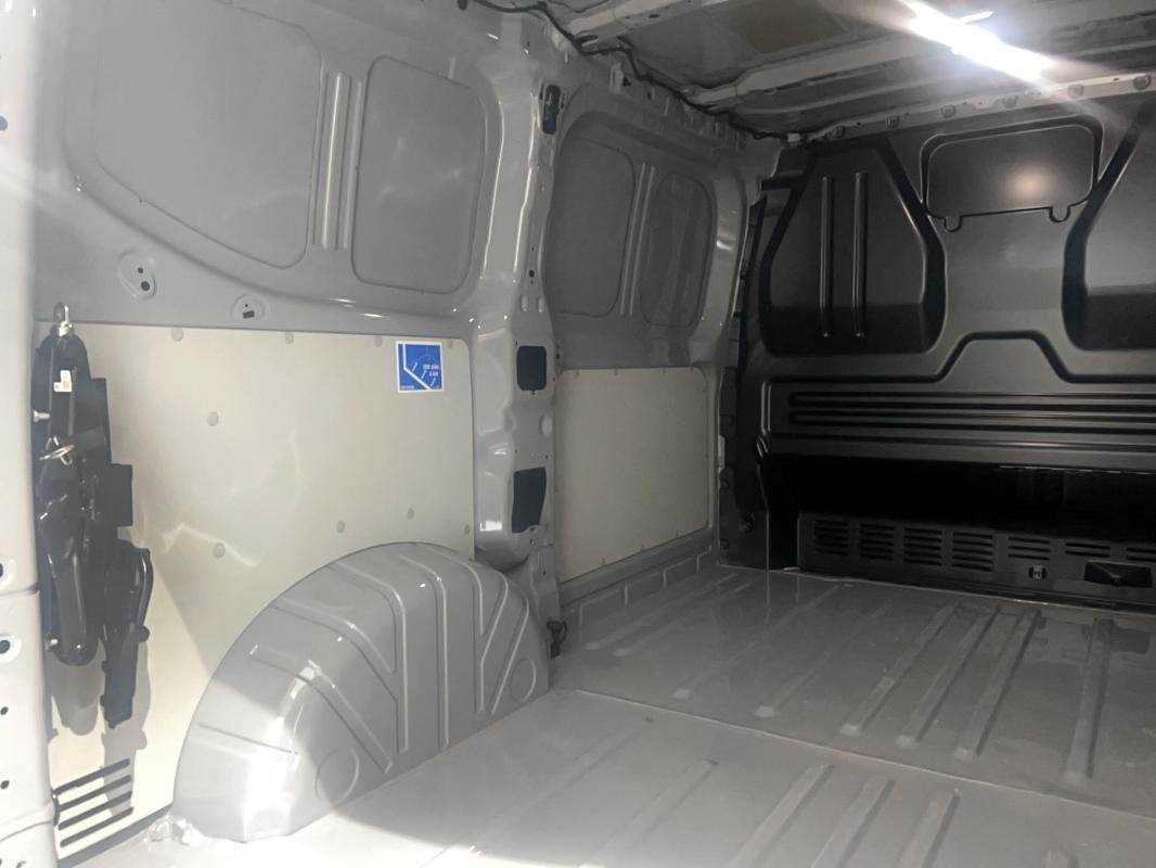 Volkswagen Transporter - Photo 11