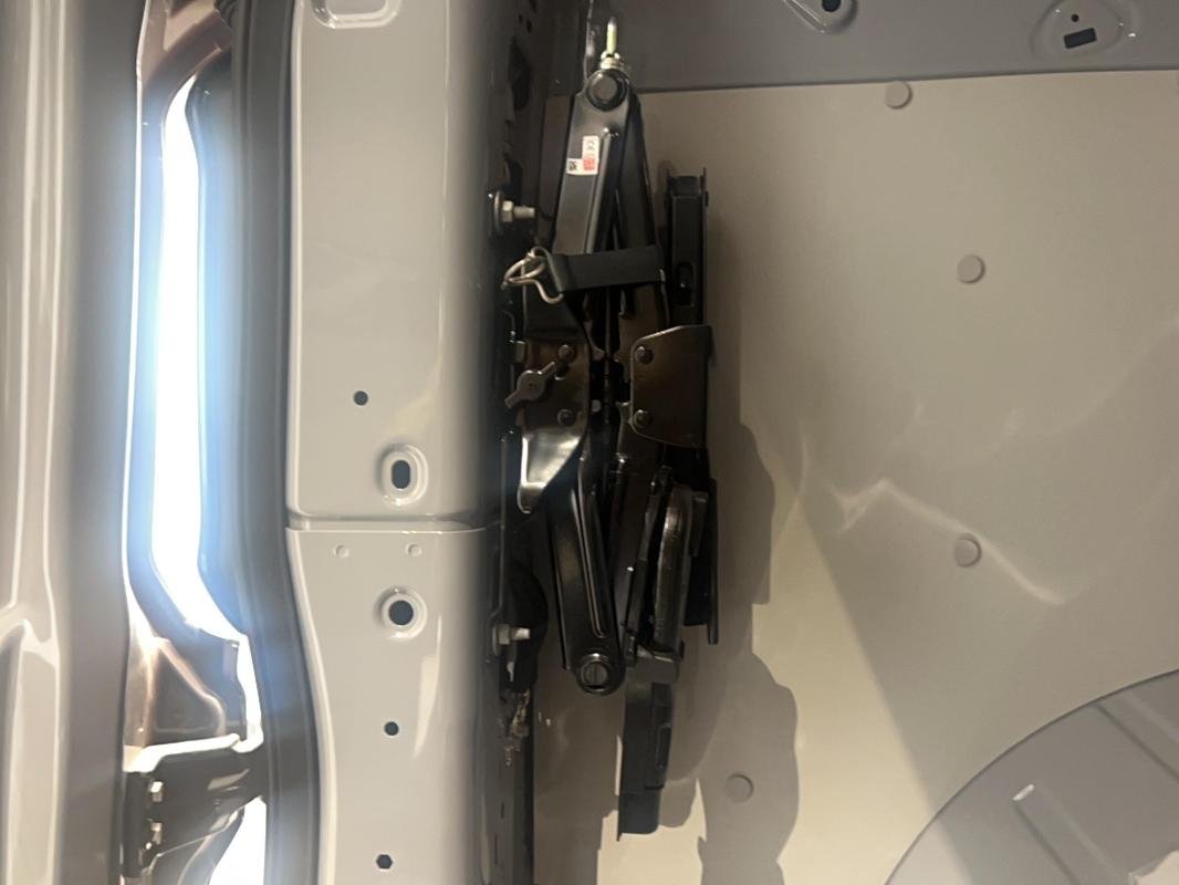 Volkswagen Transporter - Photo 17