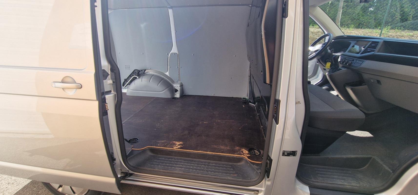 Volkswagen Transporter - Photo 14
