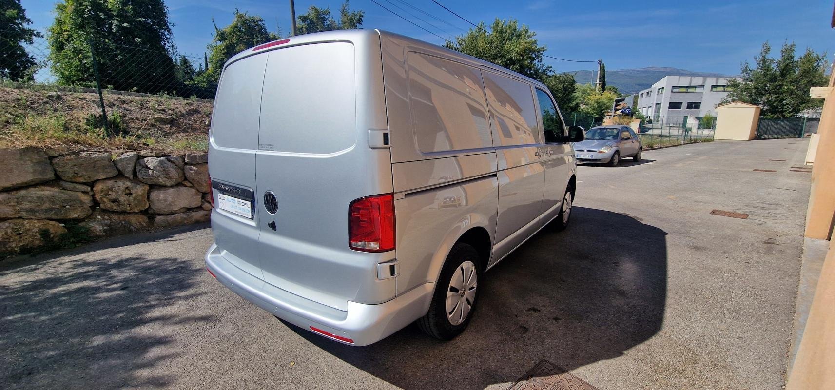 Volkswagen Transporter - Photo 20