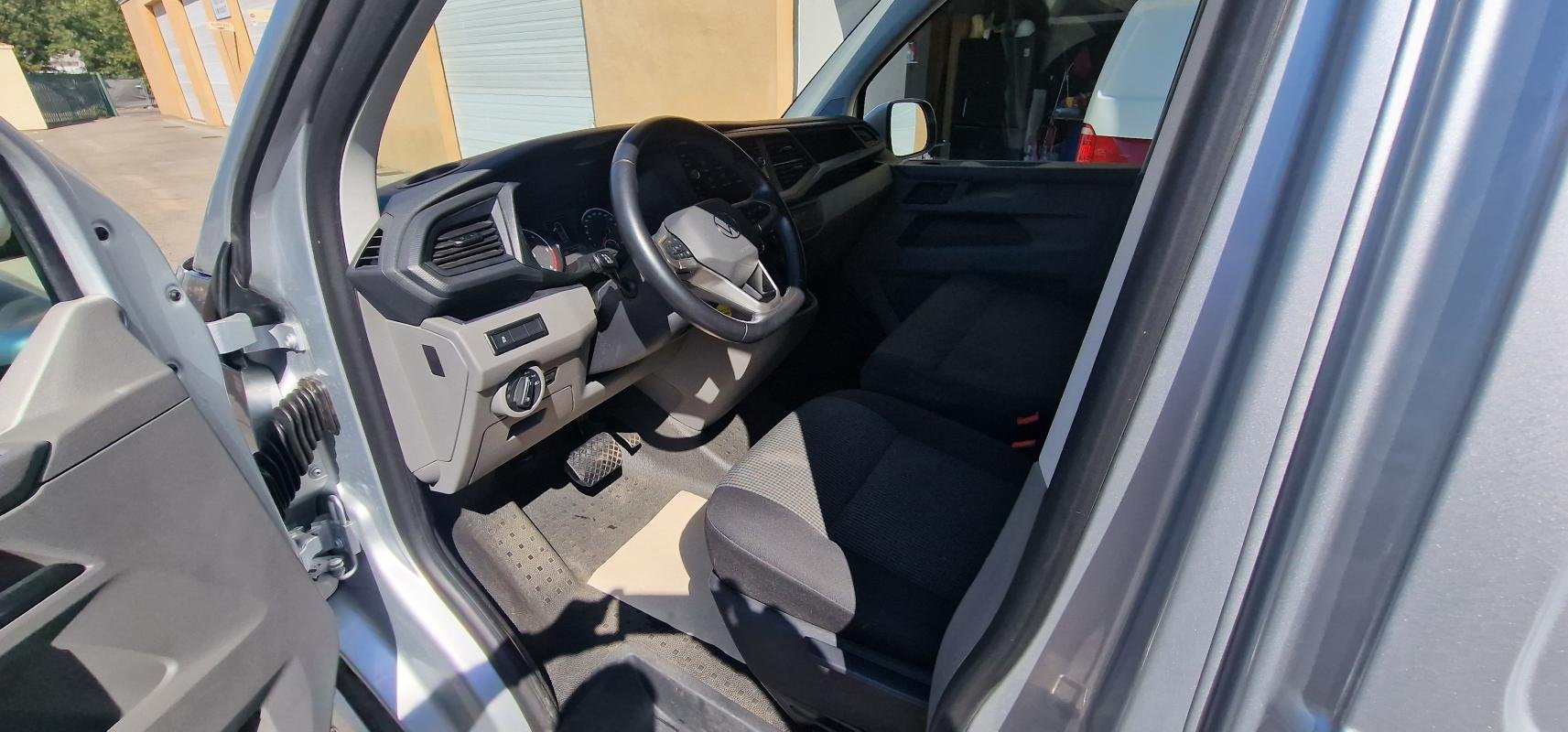 Volkswagen Transporter - Photo 23