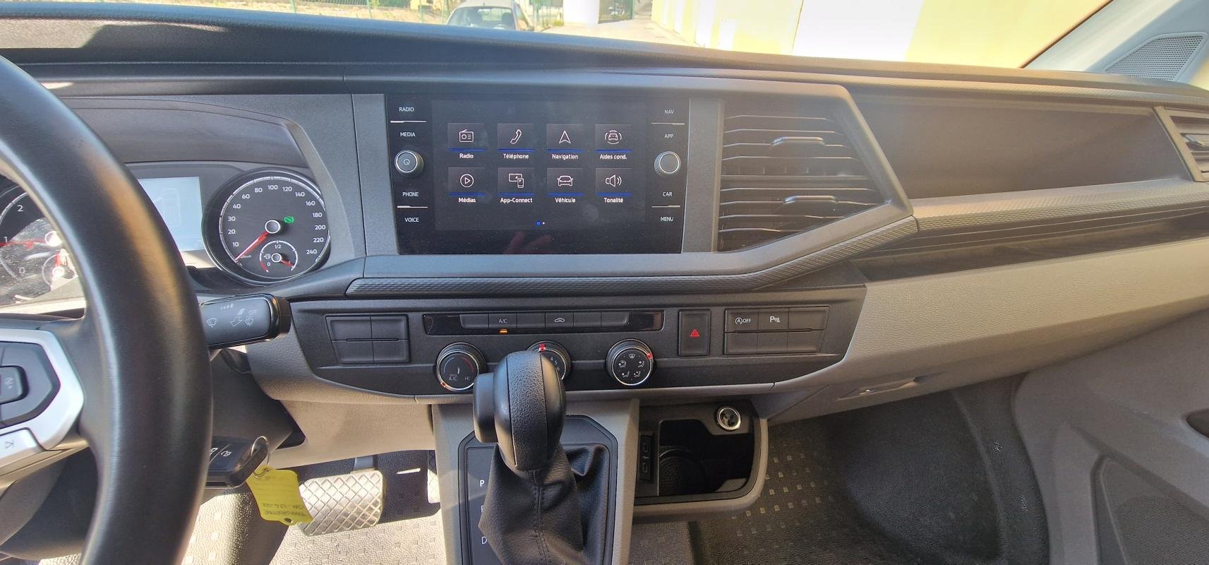 Volkswagen Transporter - Photo 25