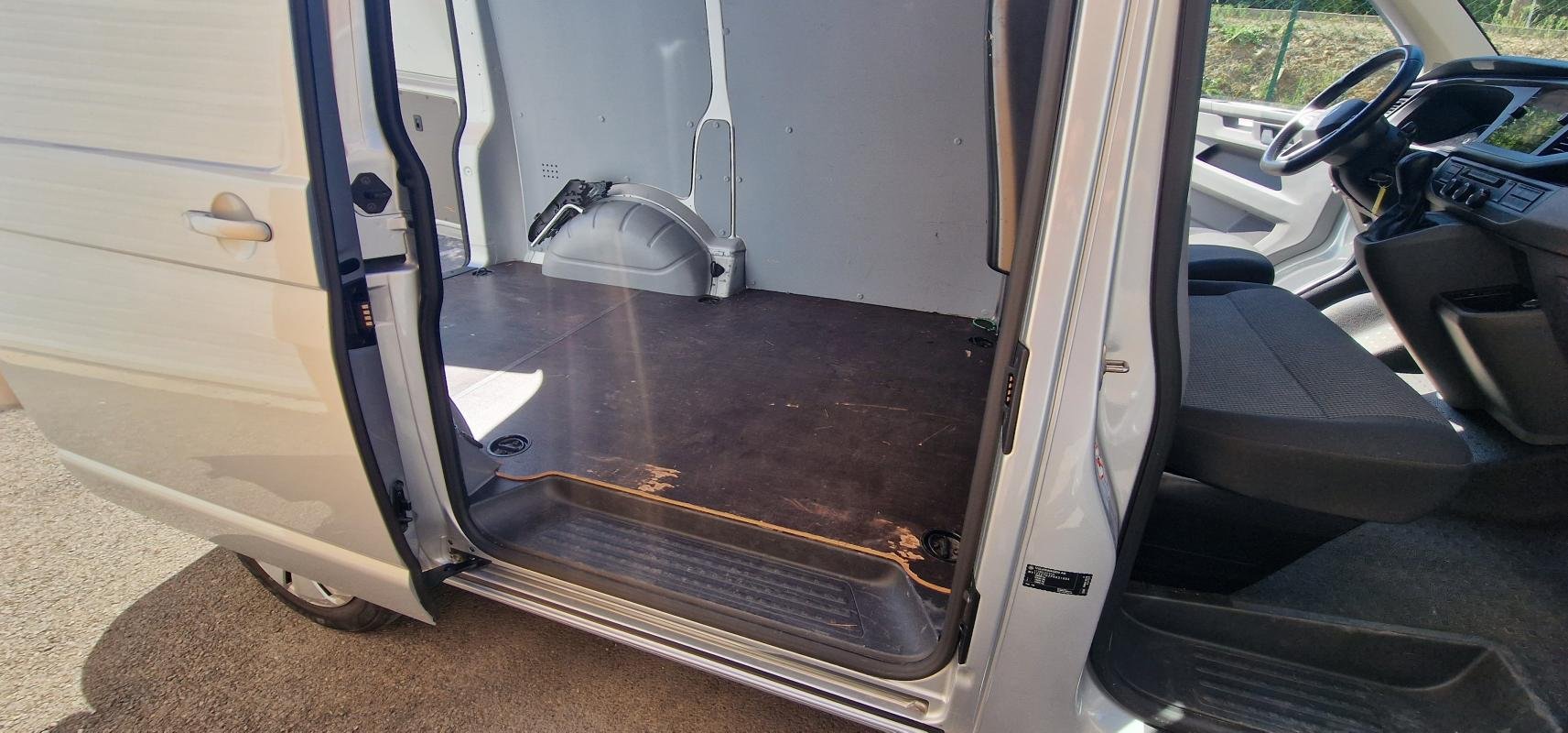 Volkswagen Transporter - Photo 29