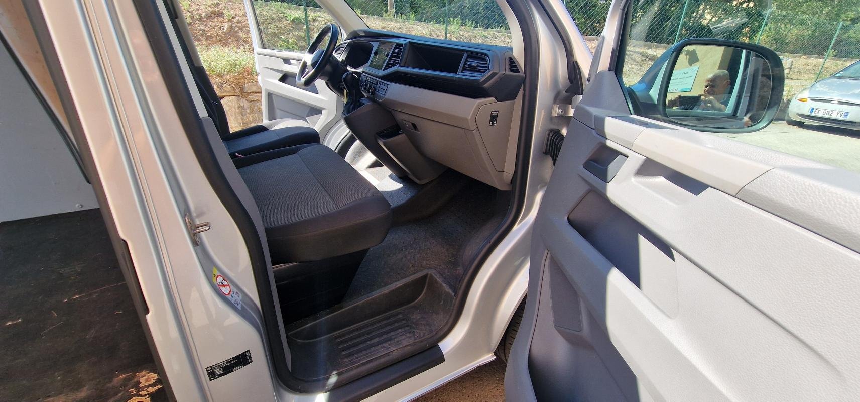 Volkswagen Transporter - Photo 30