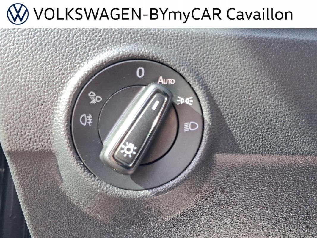 Volkswagen T-Roc - Photo 25