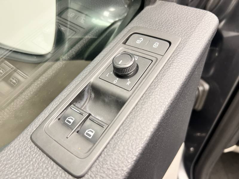 Volkswagen Transporter - Photo 16