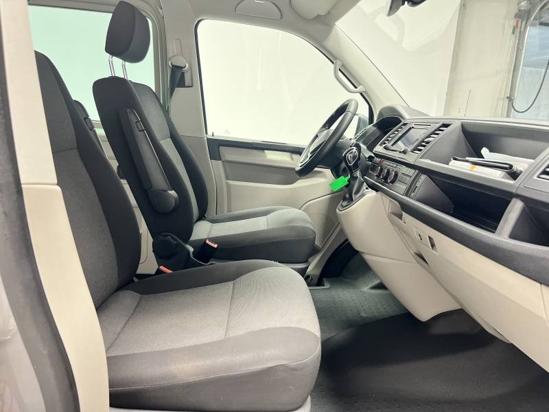 Volkswagen Transporter - Photo 18