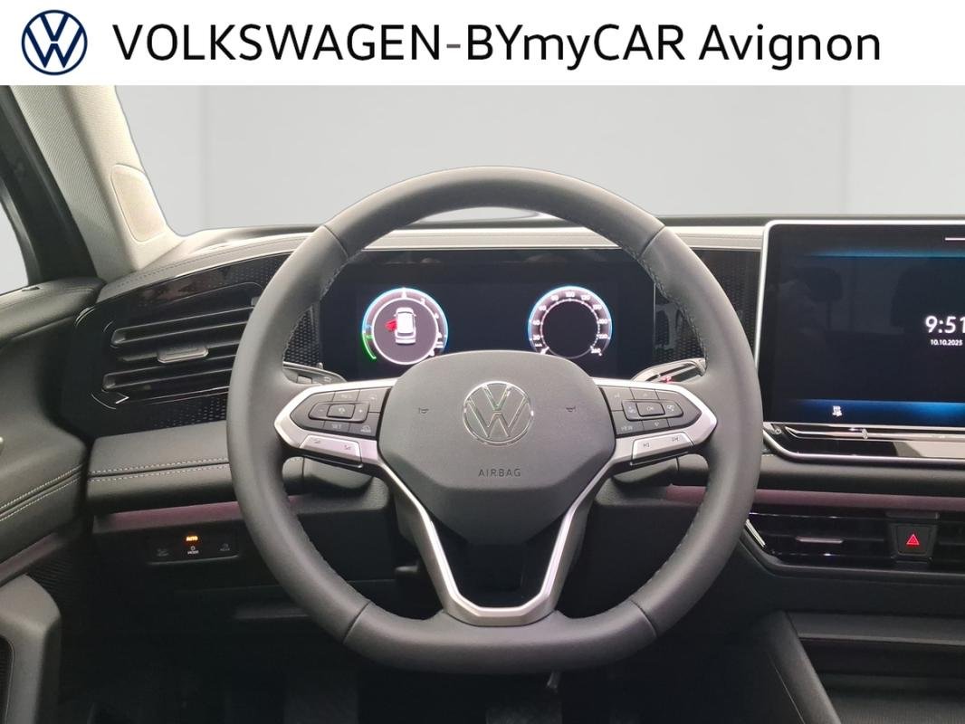 Volkswagen Tiguan - Photo 11