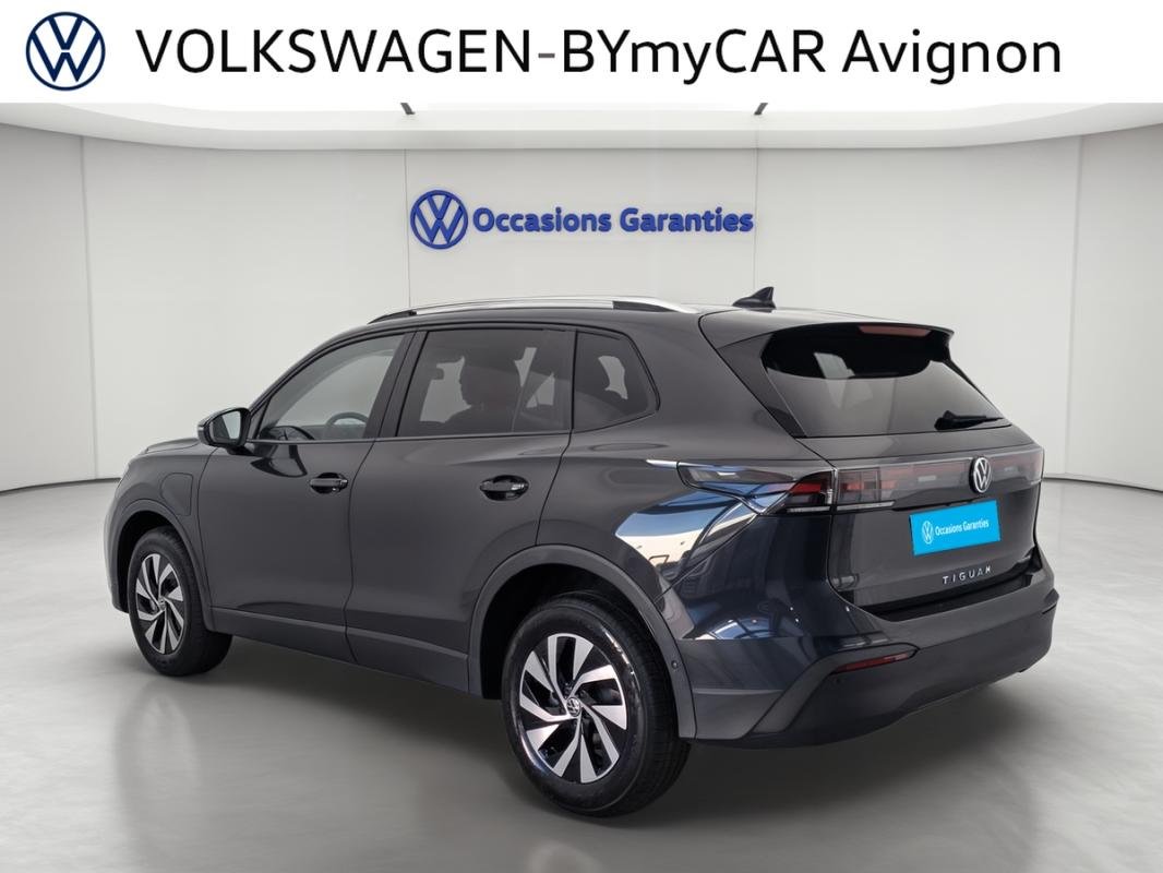 Volkswagen Tiguan - Photo 3