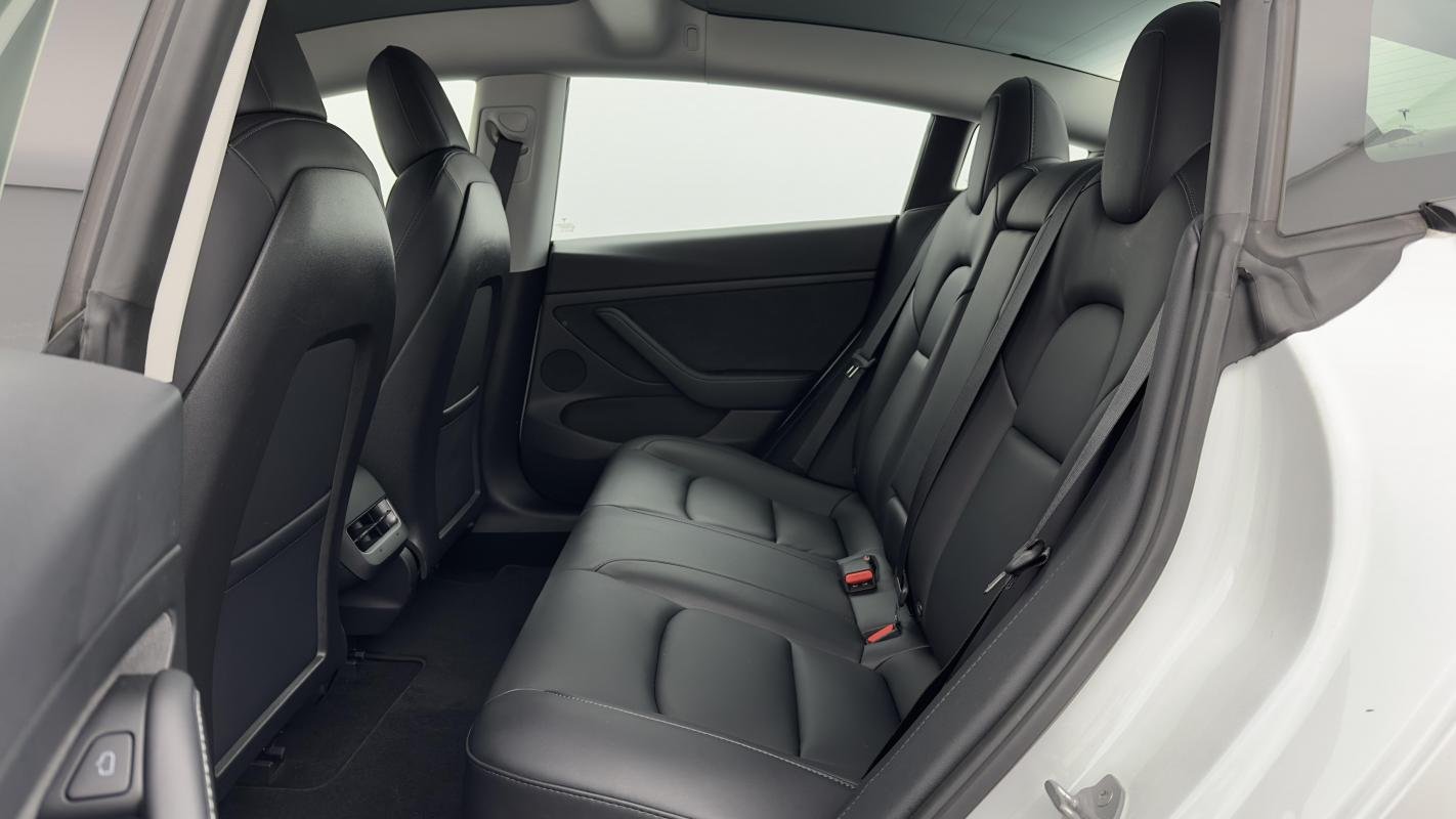 Tesla Model 3 - Photo 13