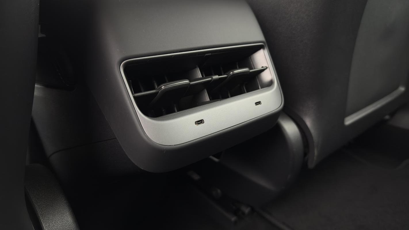 Tesla Model 3 - Photo 18