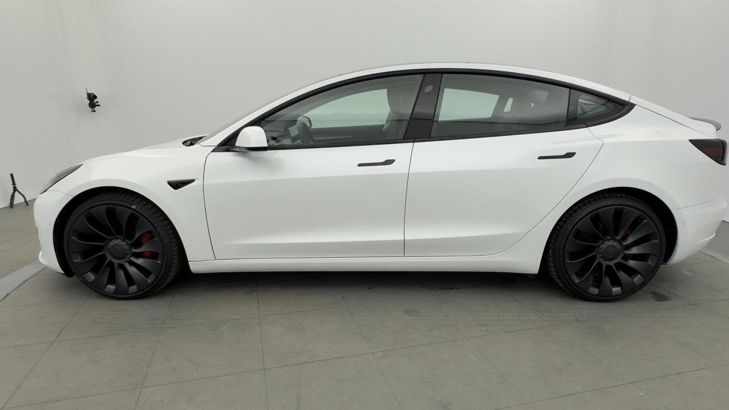 Tesla Model 3 - Photo 2