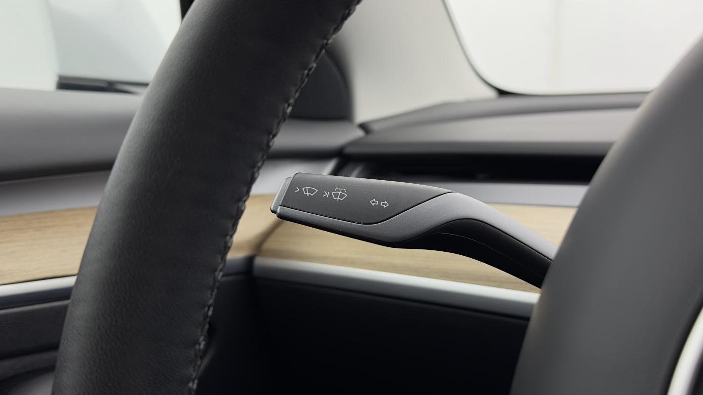 Tesla Model 3 - Photo 21