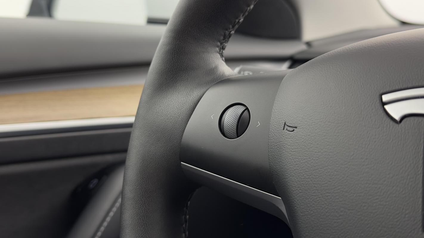 Tesla Model 3 - Photo 45