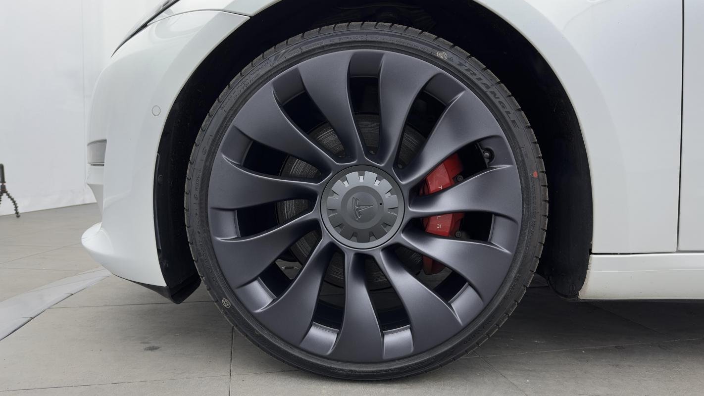 Tesla Model 3 - Photo 9