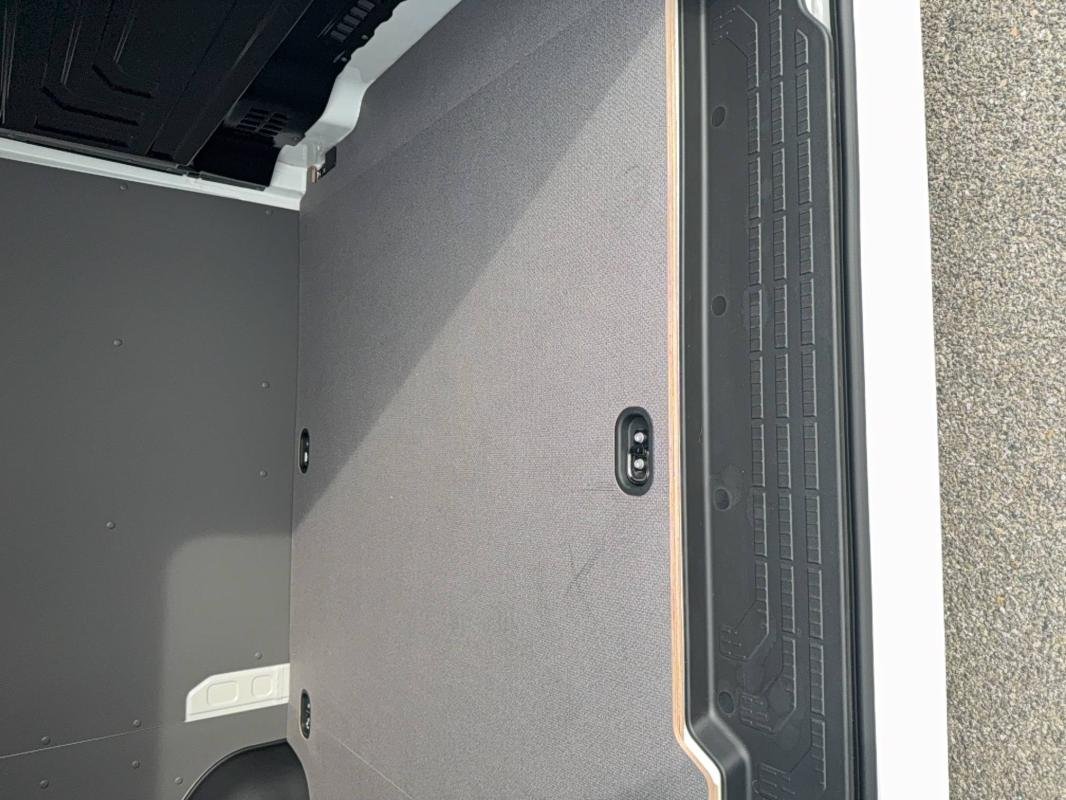 Volkswagen Crafter - Photo 9