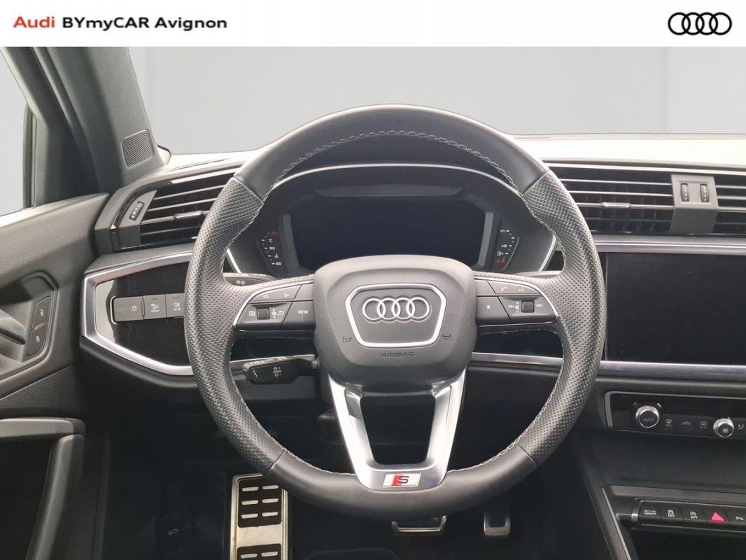 Audi Q3 - Photo 13