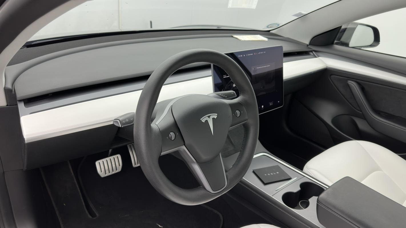 Tesla Model 3 - Photo 12