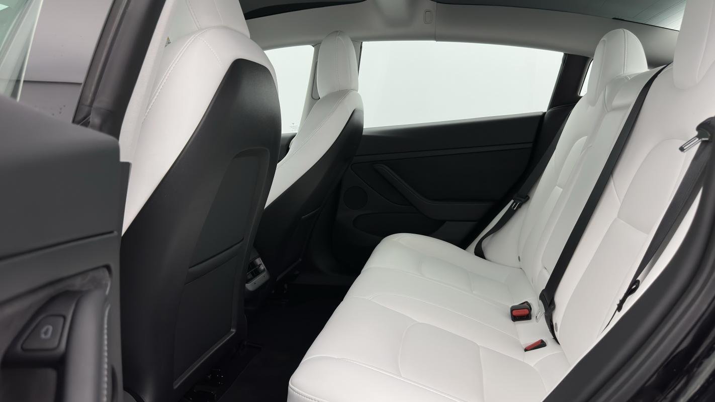 Tesla Model 3 - Photo 14