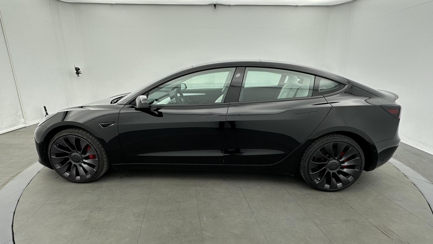 Tesla Model 3 - Photo 2