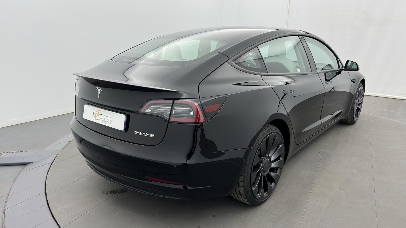 Tesla Model 3 - Photo 5