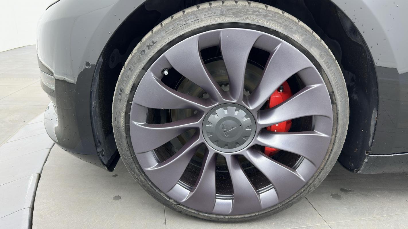Tesla Model 3 - Photo 9