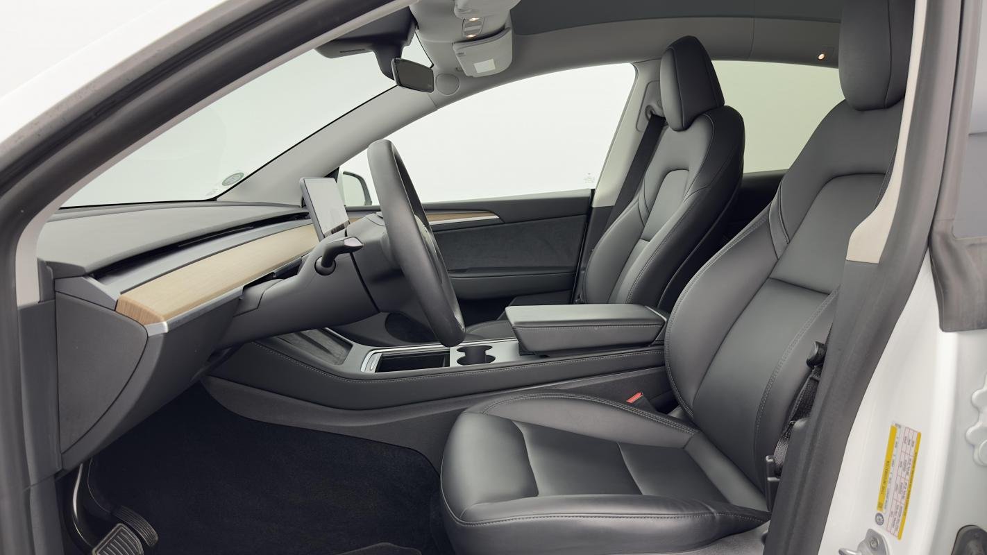 Tesla Model Y - Photo 11