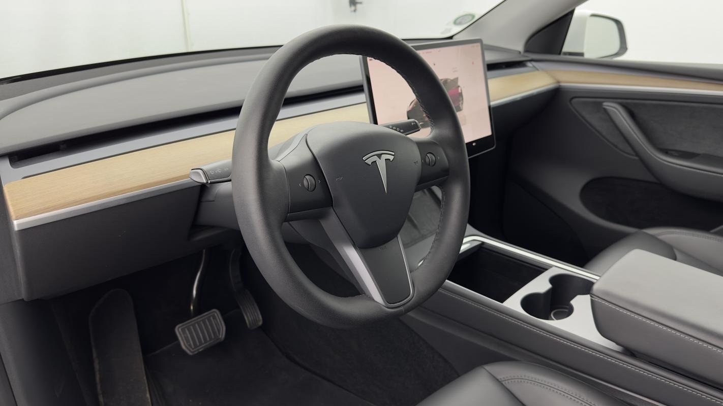 Tesla Model Y - Photo 12