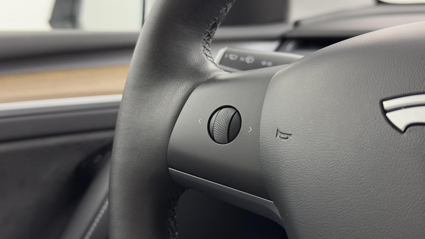 Tesla Model Y - Photo 15