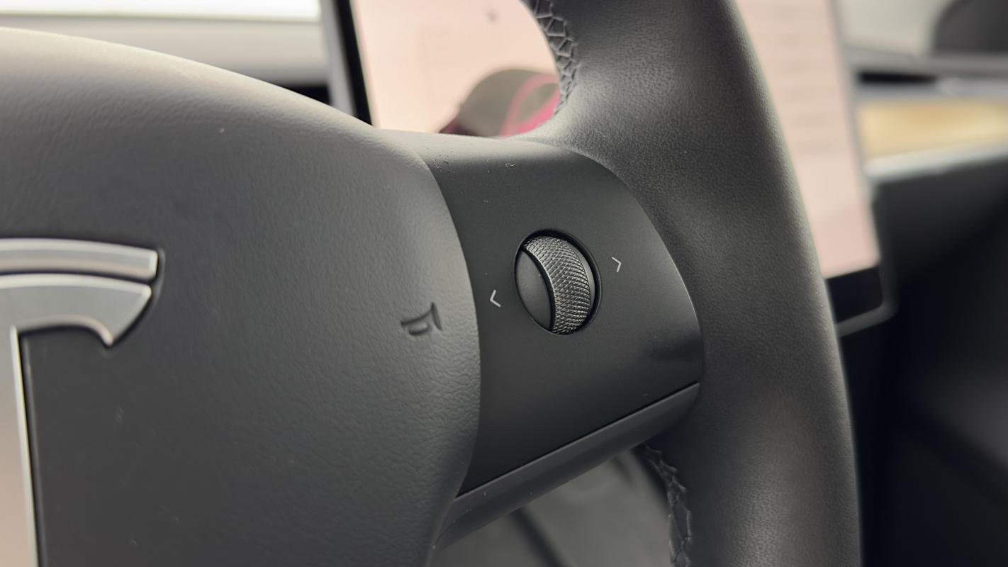 Tesla Model Y - Photo 16