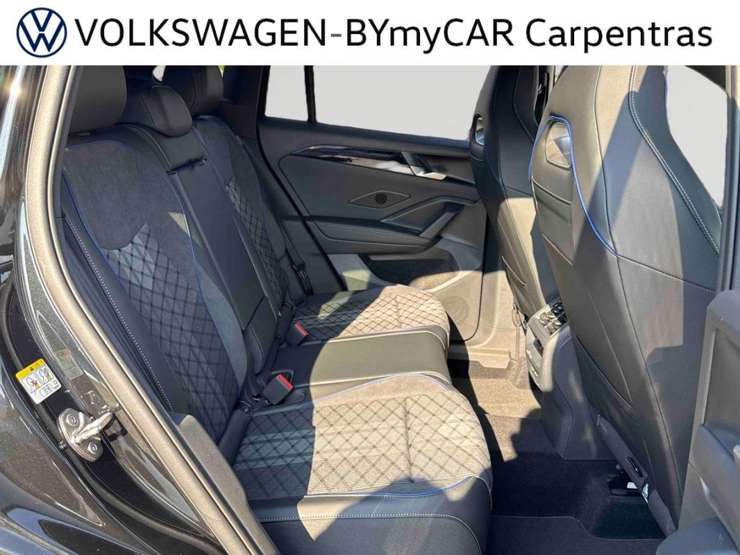 Volkswagen Tiguan - Photo 24
