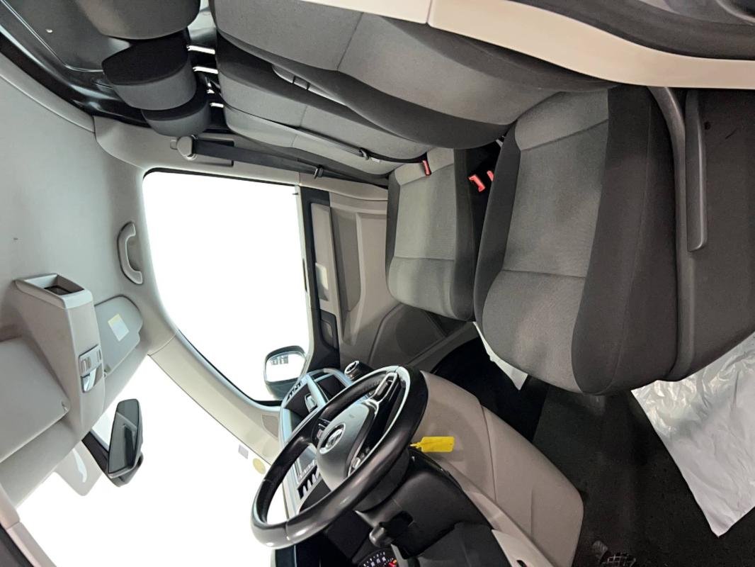 Volkswagen Transporter - Photo 8