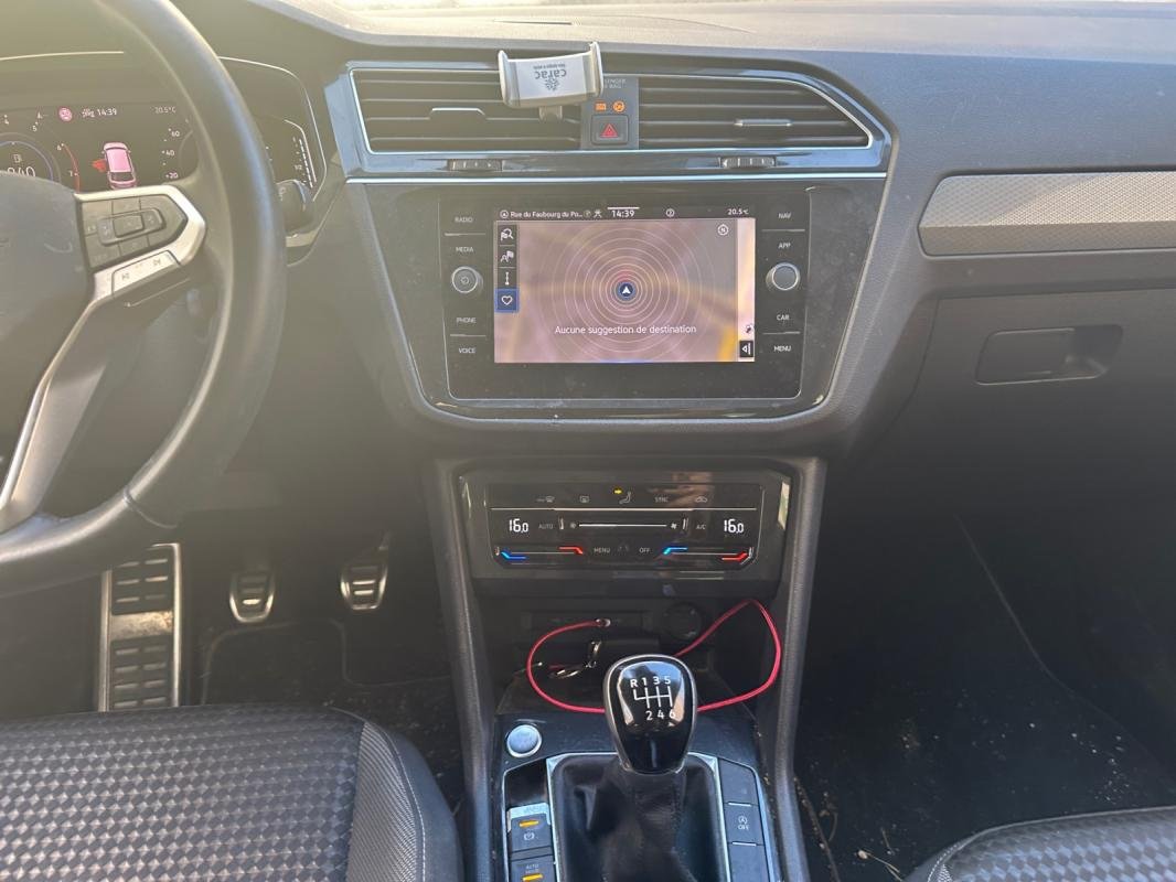 Volkswagen Tiguan - Photo 11