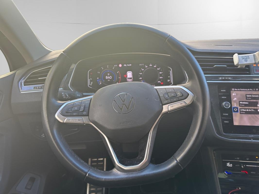 Volkswagen Tiguan - Photo 12