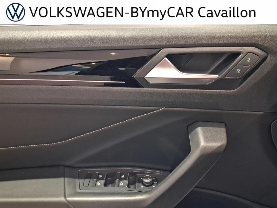 Volkswagen T-Roc - Photo 31