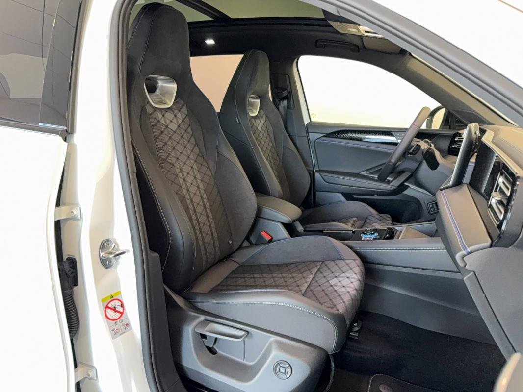 Volkswagen Tiguan - Photo 11