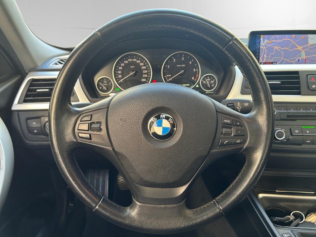 BMW Série 3 - Photo 11