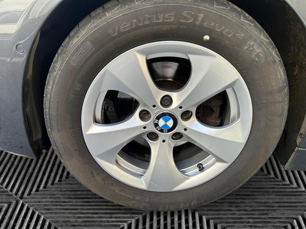 BMW Série 3 - Photo 21