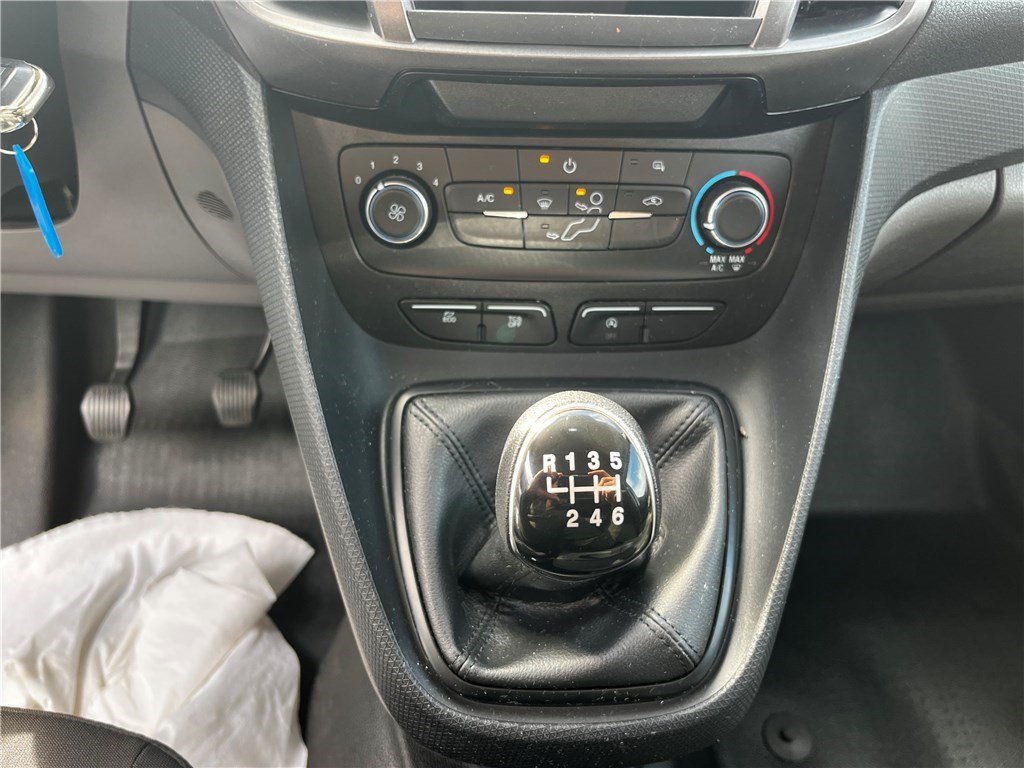Ford Transit Connect - Photo 20