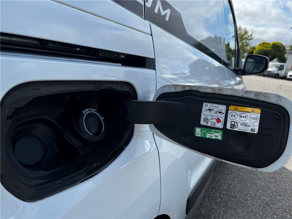 Ford Transit Connect - Photo 9