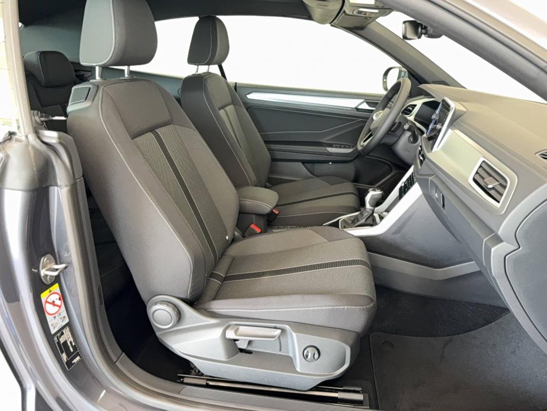 Volkswagen T-Roc - Photo 11