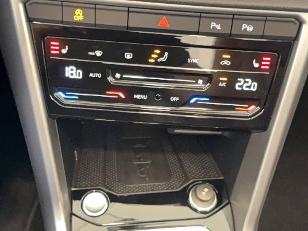 Volkswagen T-Roc - Photo 21