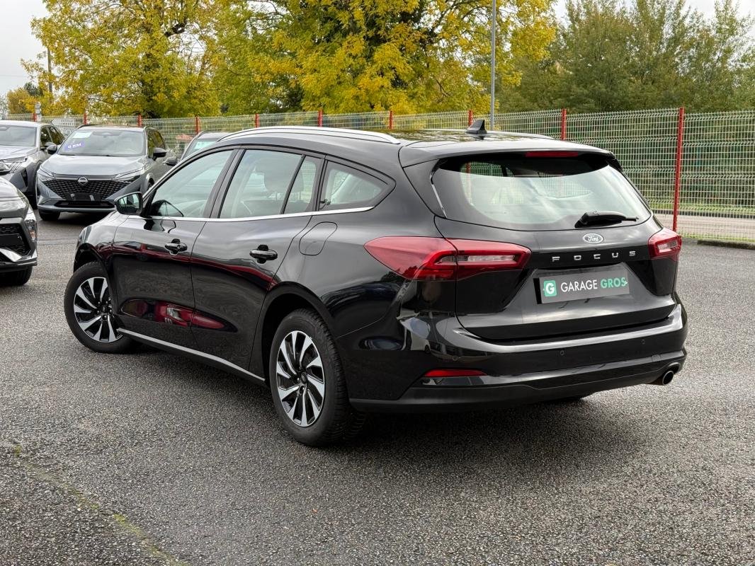 Ford Focus - Photo 2