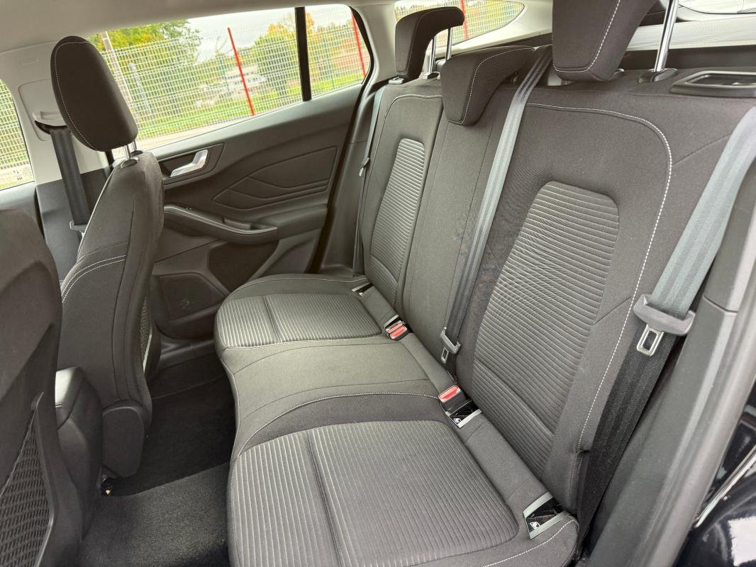 Ford Focus - Photo 6