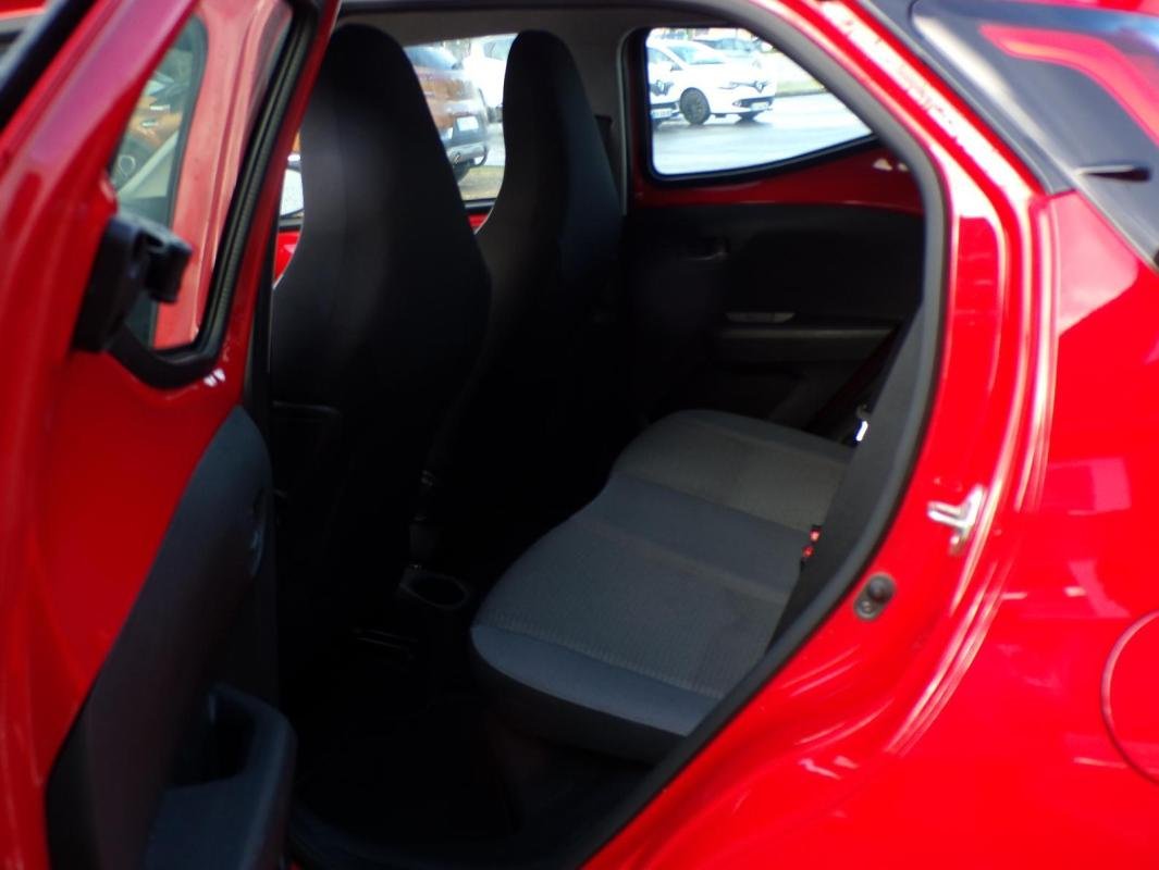 Toyota Aygo - Photo 8