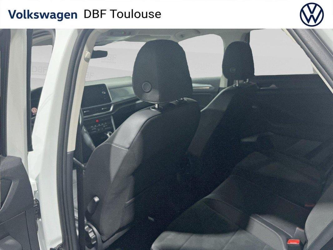 Volkswagen T-Roc - Photo 11