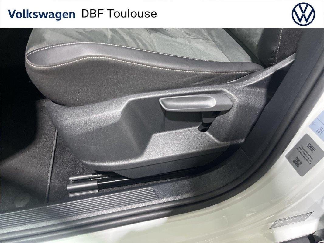 Volkswagen T-Roc - Photo 24