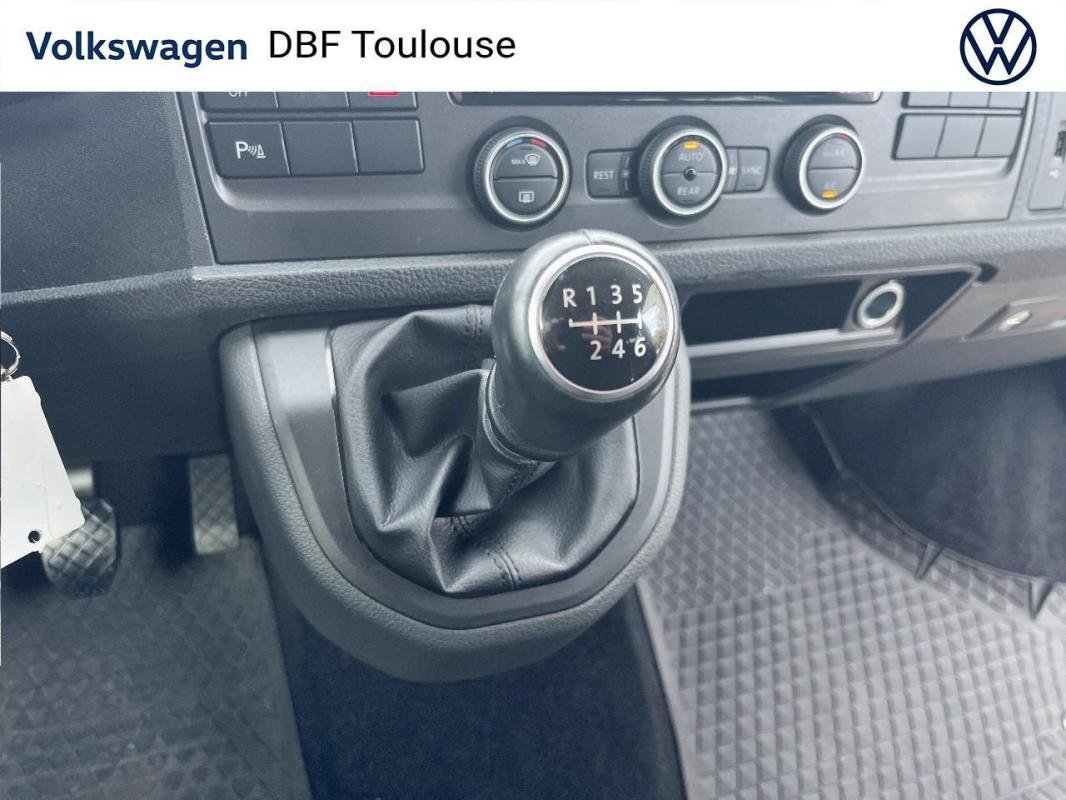 Volkswagen Caravelle - Photo 22