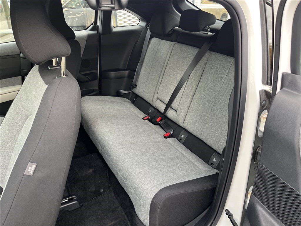 Mazda MX-30 - Photo 12